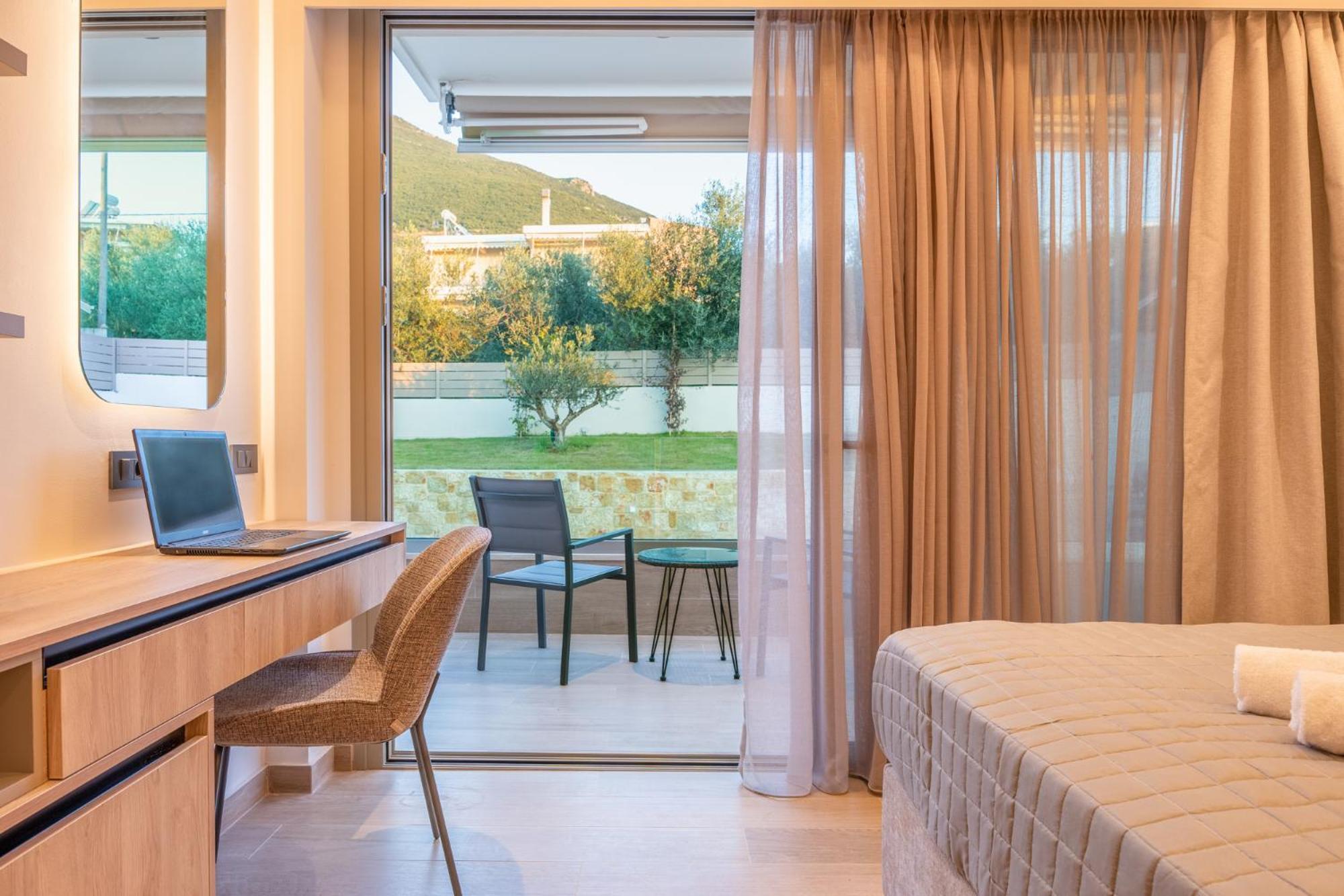 Esthisea Suites Kalamata Exterior foto